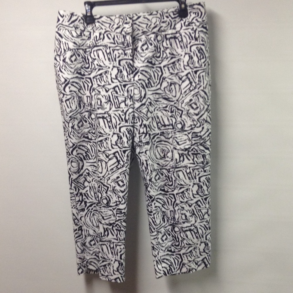 Rafaella Curvy Capri Pants