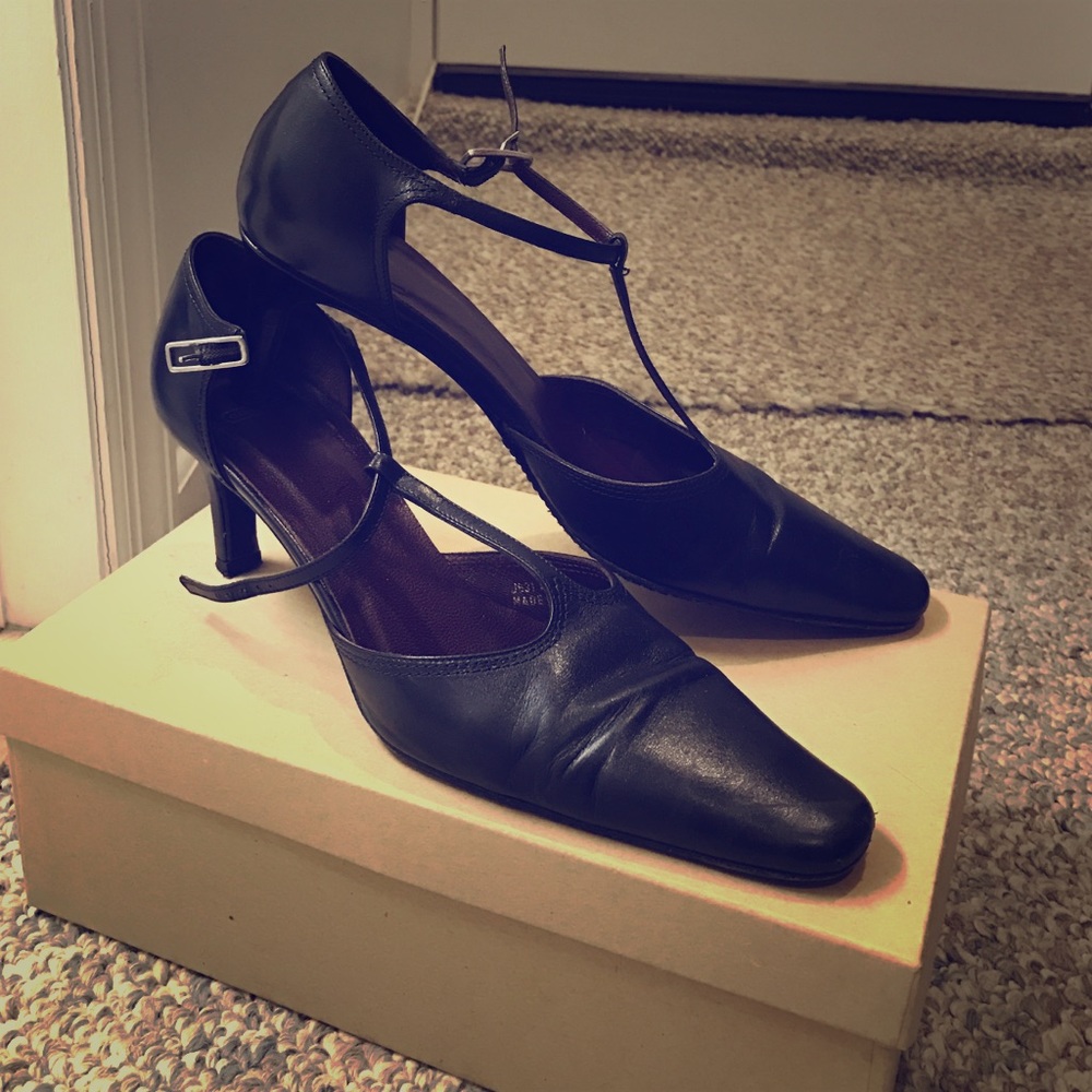 Vintage coach Mary Janes - black