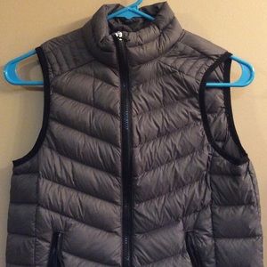 Fabletics puffer vest XS