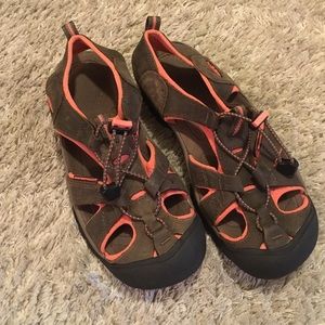 NEW Keen Sandals, Size 7 Brown & Pink Waterproof