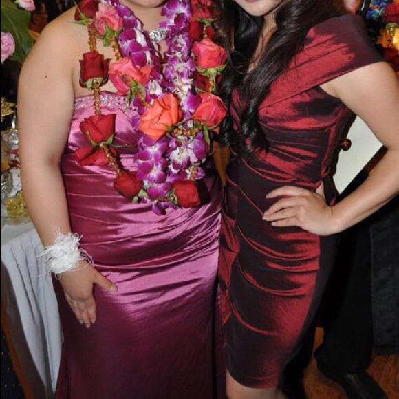 Beautifully Red Shimmer Dress - Picture 3 of 4