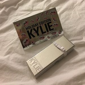 Kylie Lip Kit in Vixen