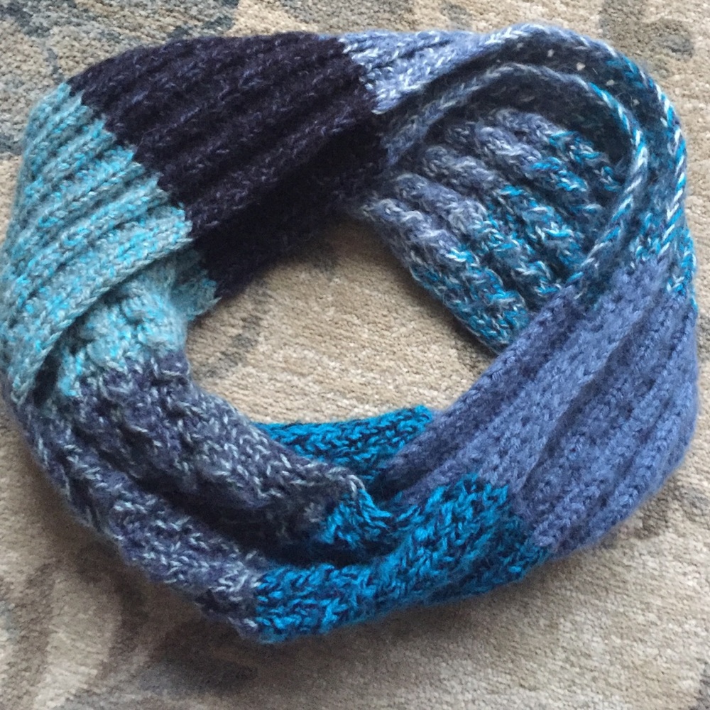 Handcrafted Alpaca Infinity Scarf
