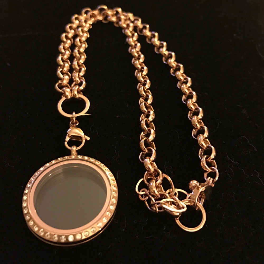 Origami Owl Locket w/ Chain