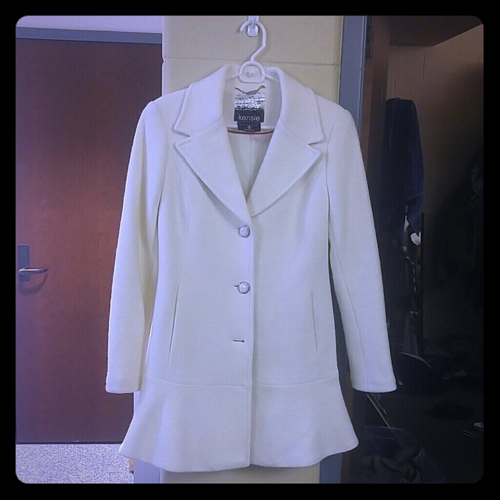 NEW NEVER WORN KENSIE ELEGANT IVORY COAT- S