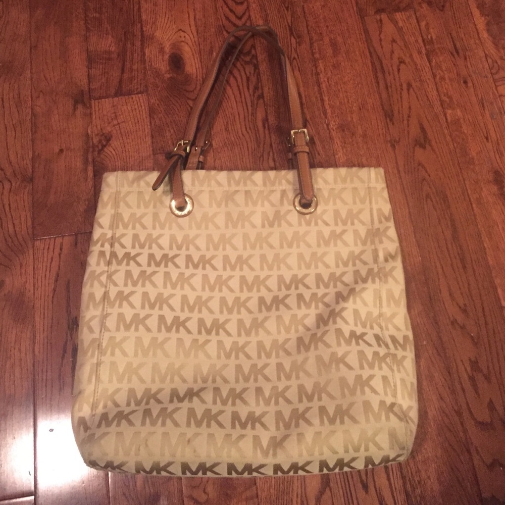 Authentic Michael KORS Tote
