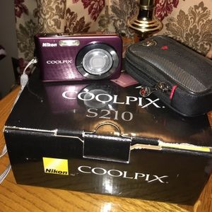 Nikon Coolpix S210