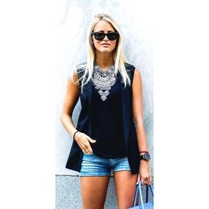 H&M sleeveless vest w/pockets