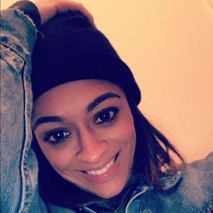 Meet your Posher, Vanessa