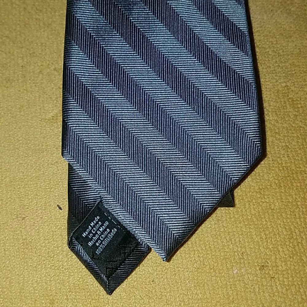 Men's tie