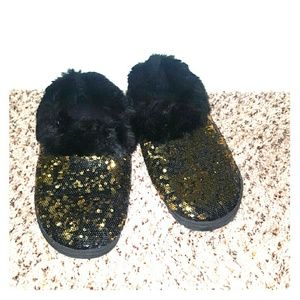 Dearfoam sequin black clogs slippers