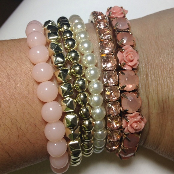 Statement Bracelet Acrylic material - Picture 4 of 4