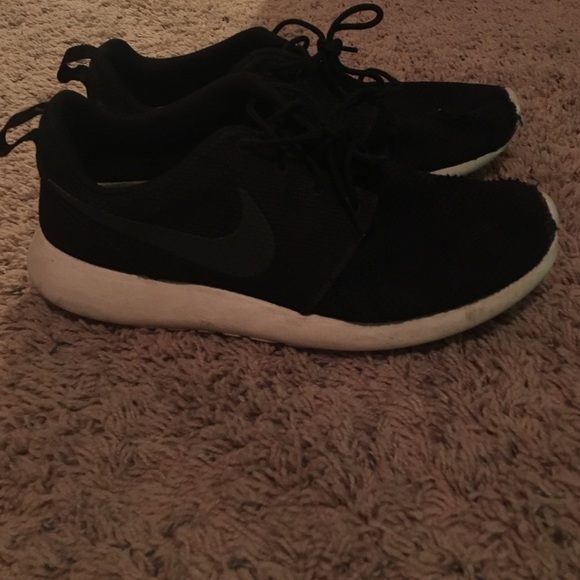 Nike Other - Black roshe run