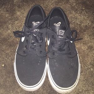 Like new Stefan Janoski boys shoes