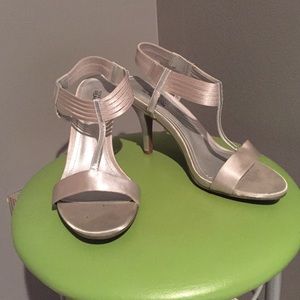Kenneth Cole Reaction silver heels