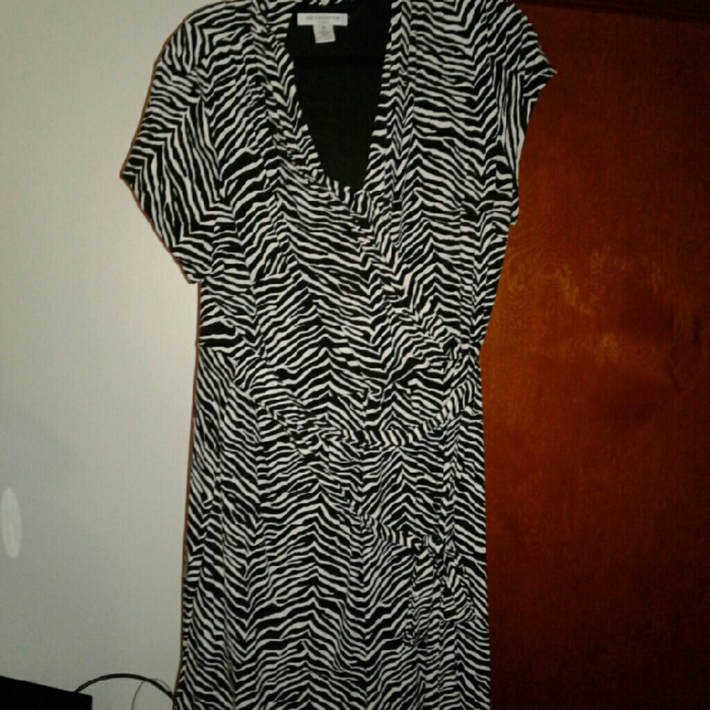 1x Liz Claiborne