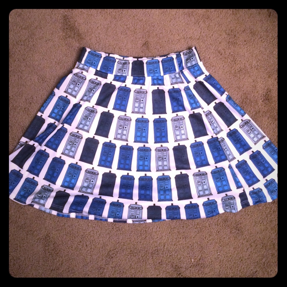 Hot Topic TARDIS skirt