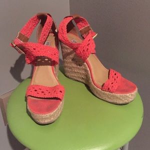 Steve Madden coral strapped wedges
