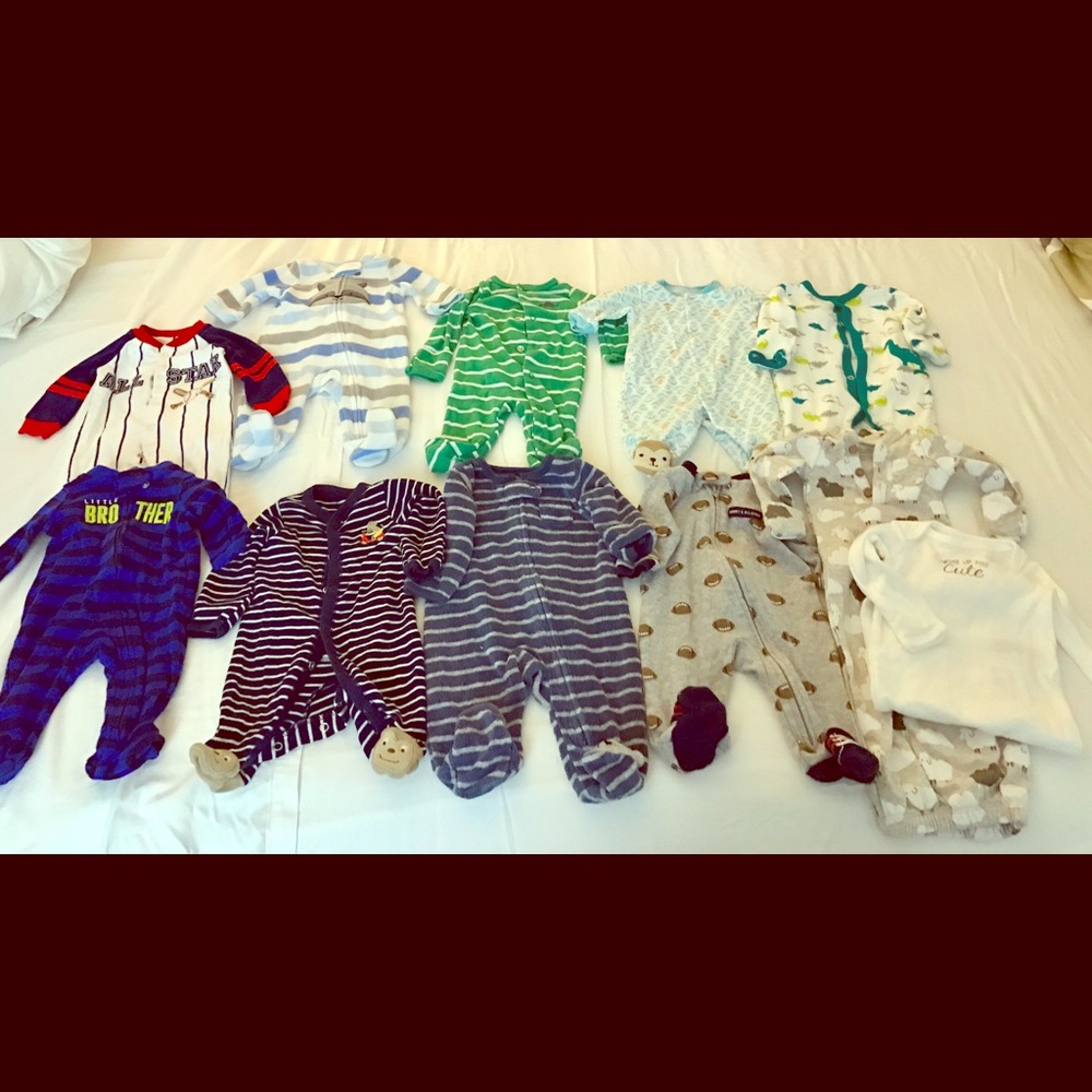 Newborn Sleepwear/Onesies Bundle !!!! Almost new