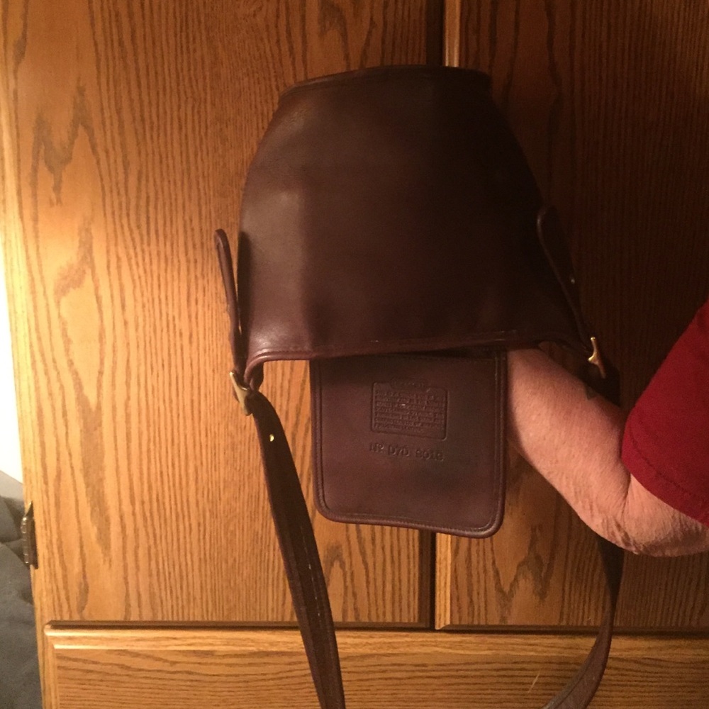 Beautiful saddle authentic coach bag