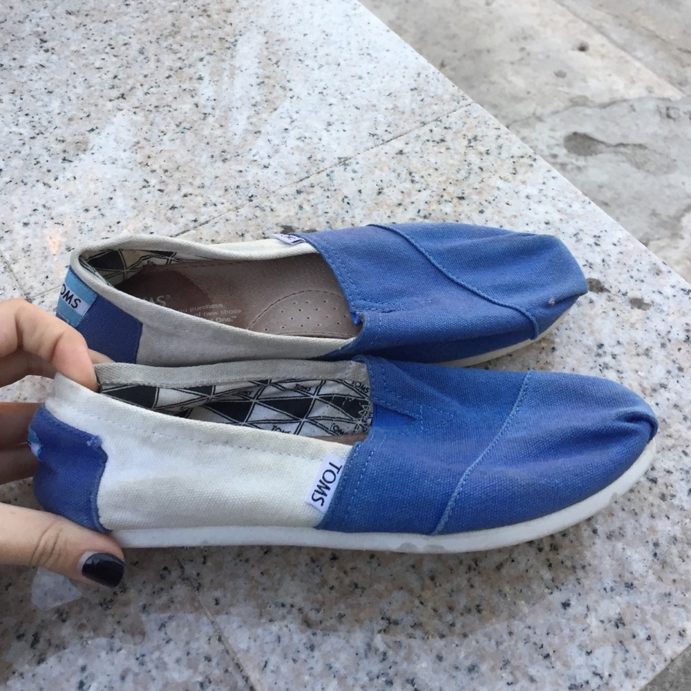 Blue and white TOMS