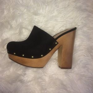 High heeled clogs