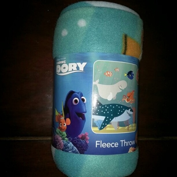 Disney Pixar Finding Dory Blanket Throw - Picture 2 of 2