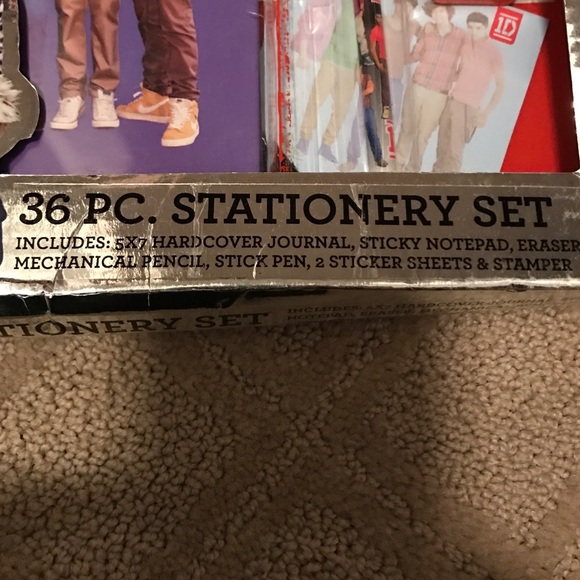 One direction 36pc stationary set - Picture 2 of 2