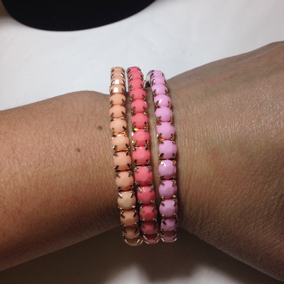 Statement Bracelet Acrylic material - Picture 3 of 4