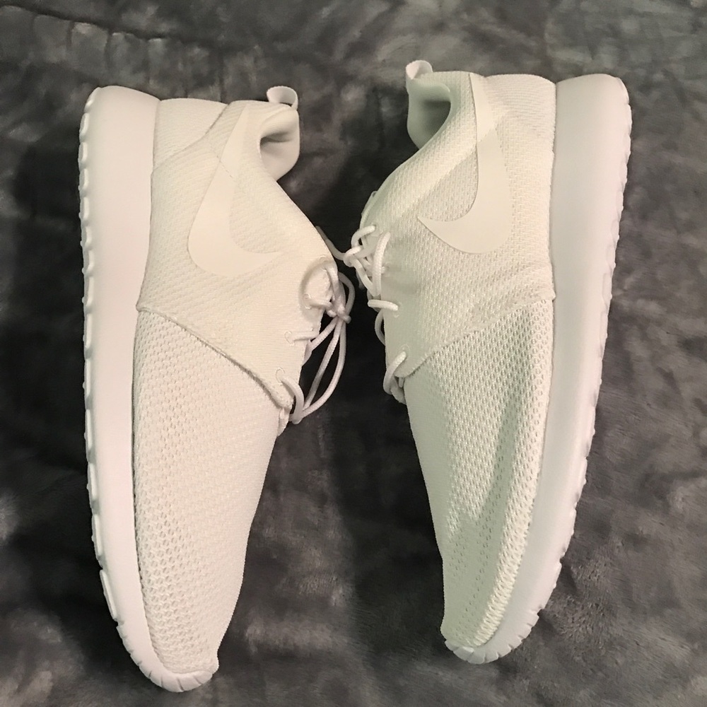 Men's Nike Roshe One *NEW*