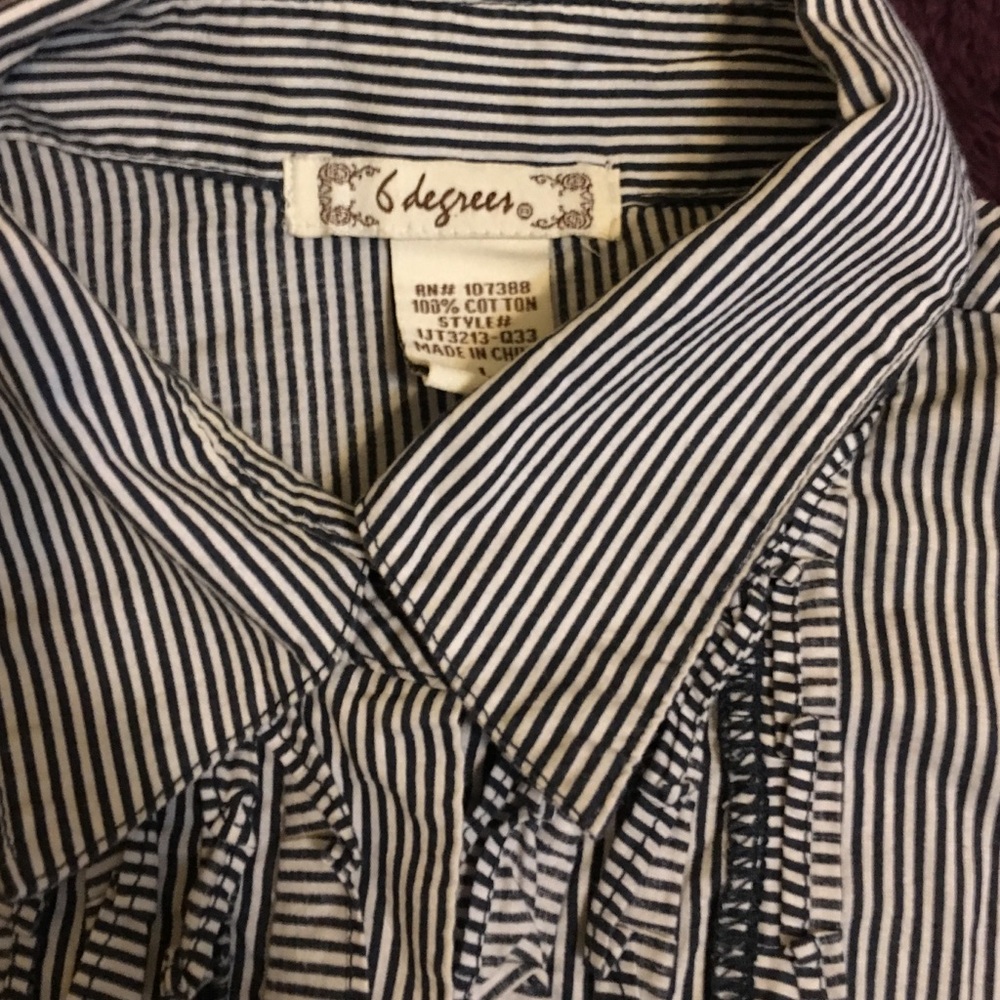 Button down blouse - Picture 2 of 4