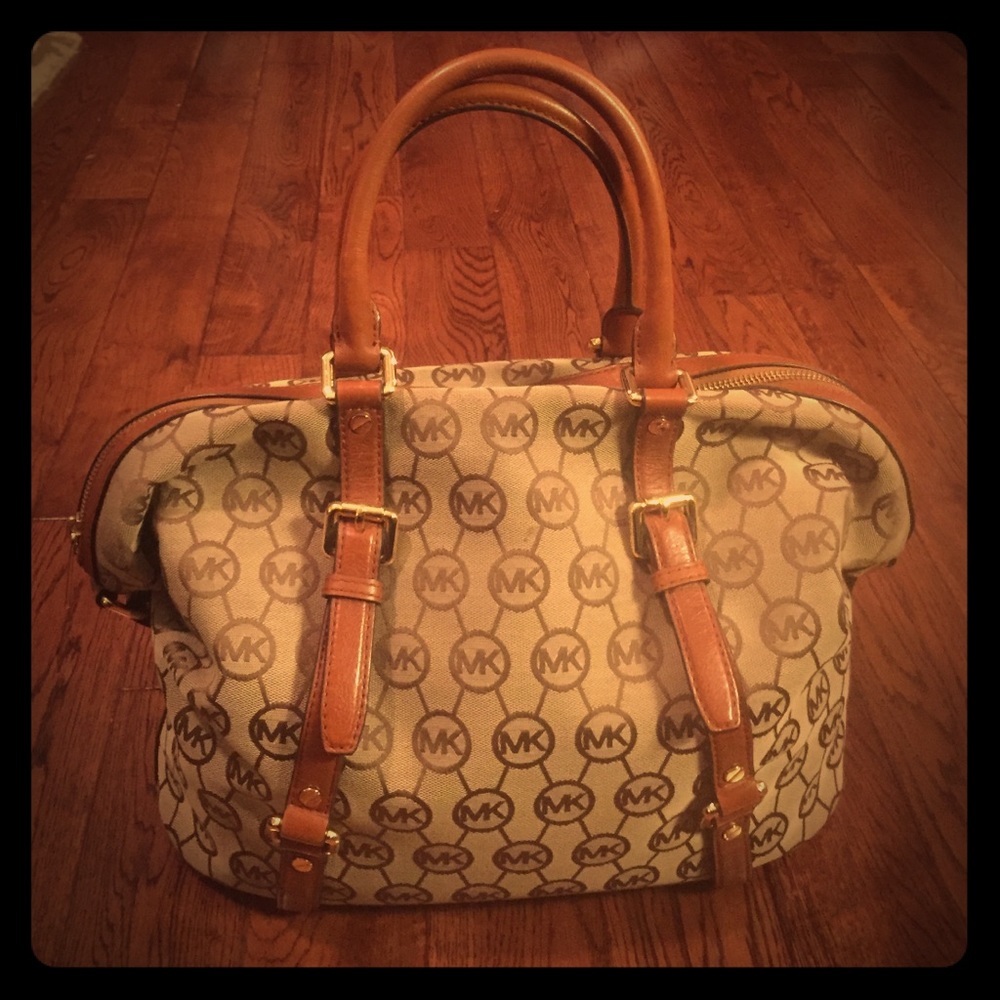Authentic Michael KORS satchel