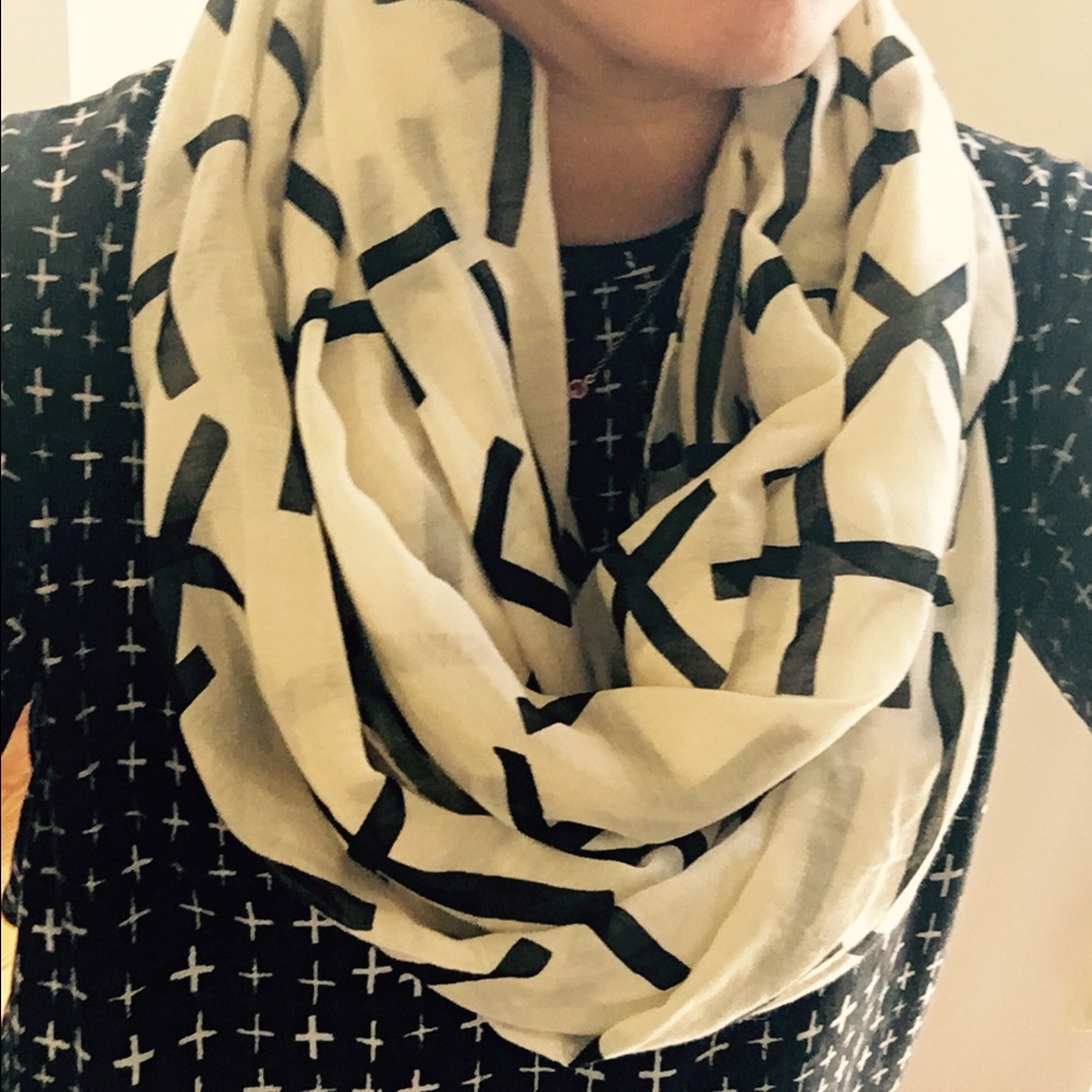 ALDO Infinity Scarf - Picture 3 of 3