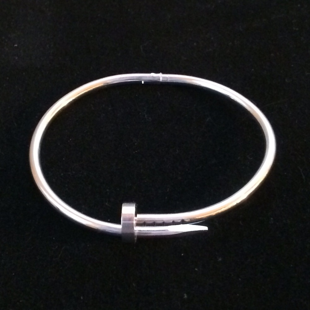 Silver Plated Woman's Nail Chic Bracelet 🌹