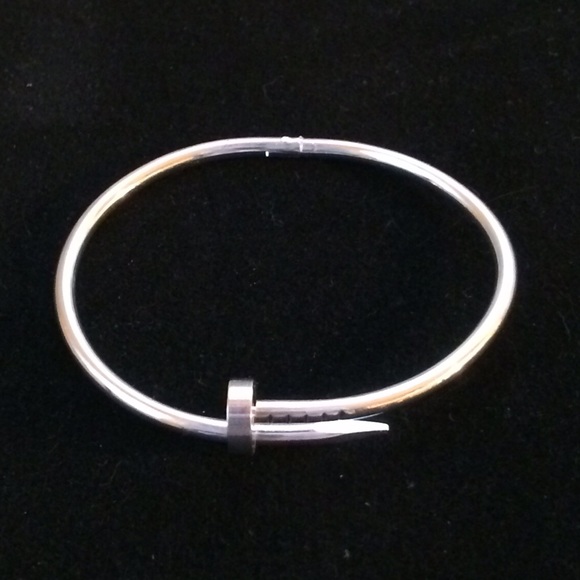 Silver Plated Woman's Nail Chic Bracelet 🌹 - Picture 1 of 3