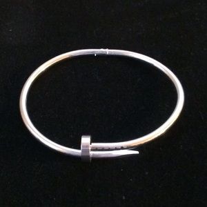 Silver Plated Woman's Nail Chic Bracelet 🌹