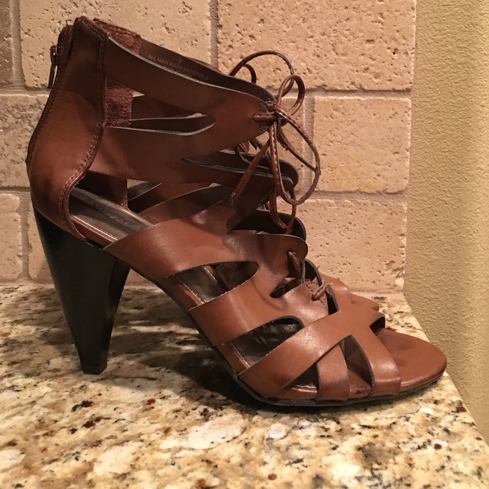 Mossimo women's lace up cage sandal