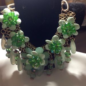 Gina's Closet crystal/flower Necklace