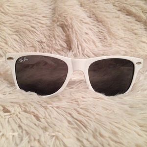 White Glossy Ray Ban Wayfarers