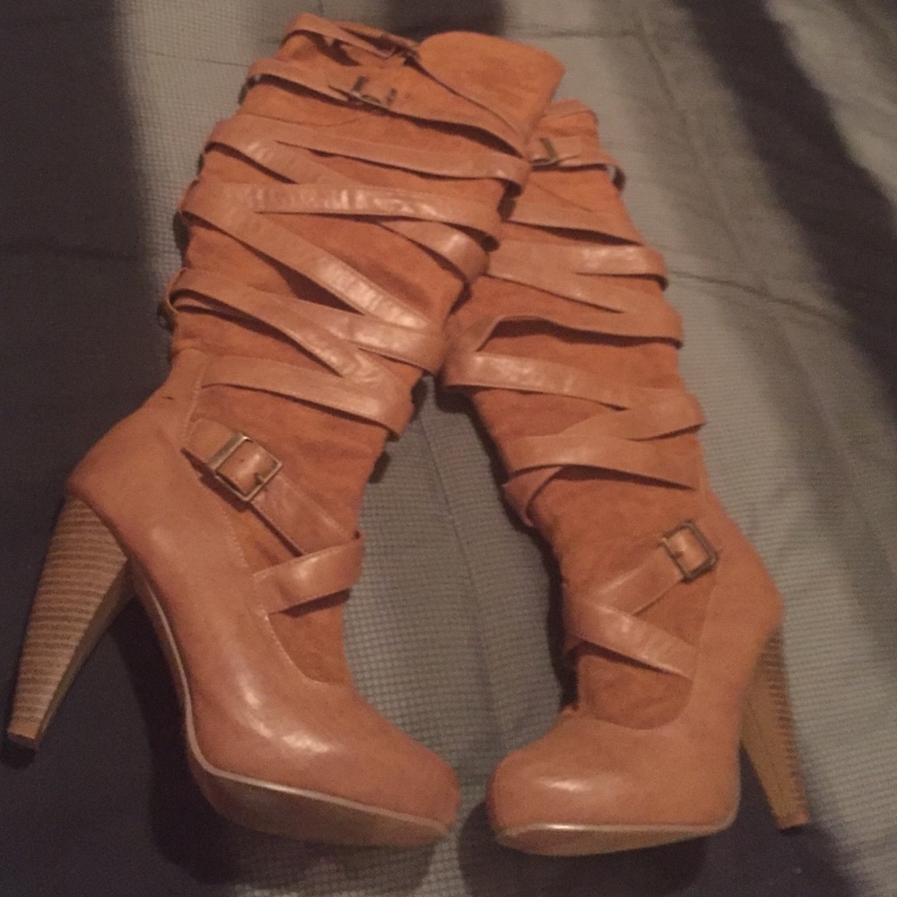 High high boots - Picture 2 of 2