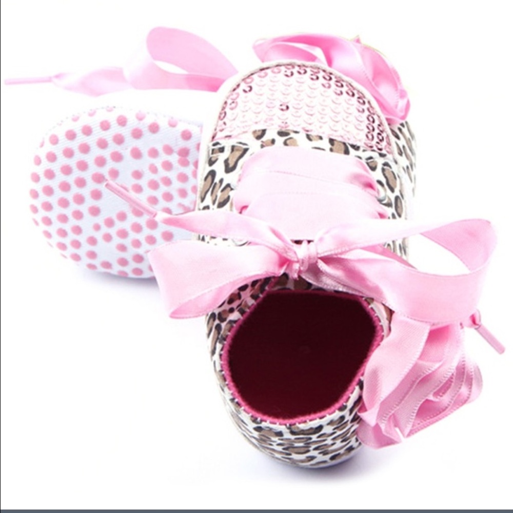 TODDLER Lace-Up Shoes - Picture 2 of 4