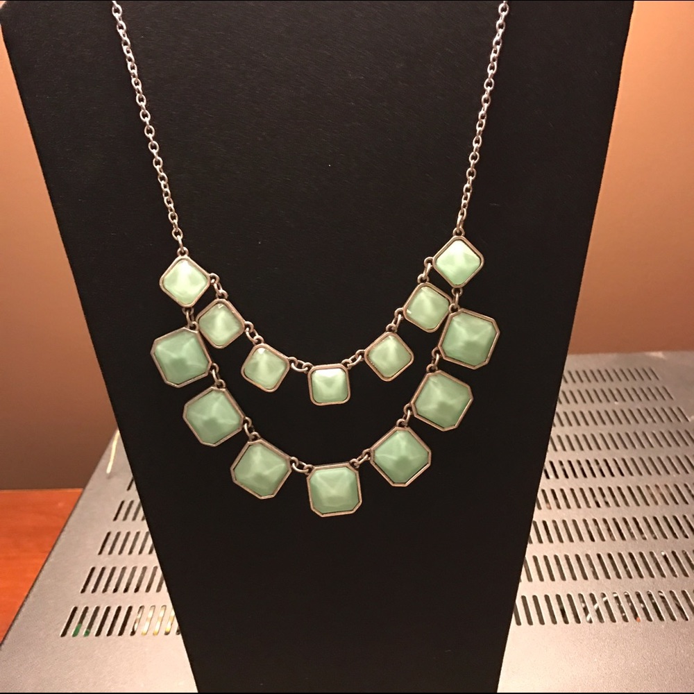 Stylish bluish green stone necklace