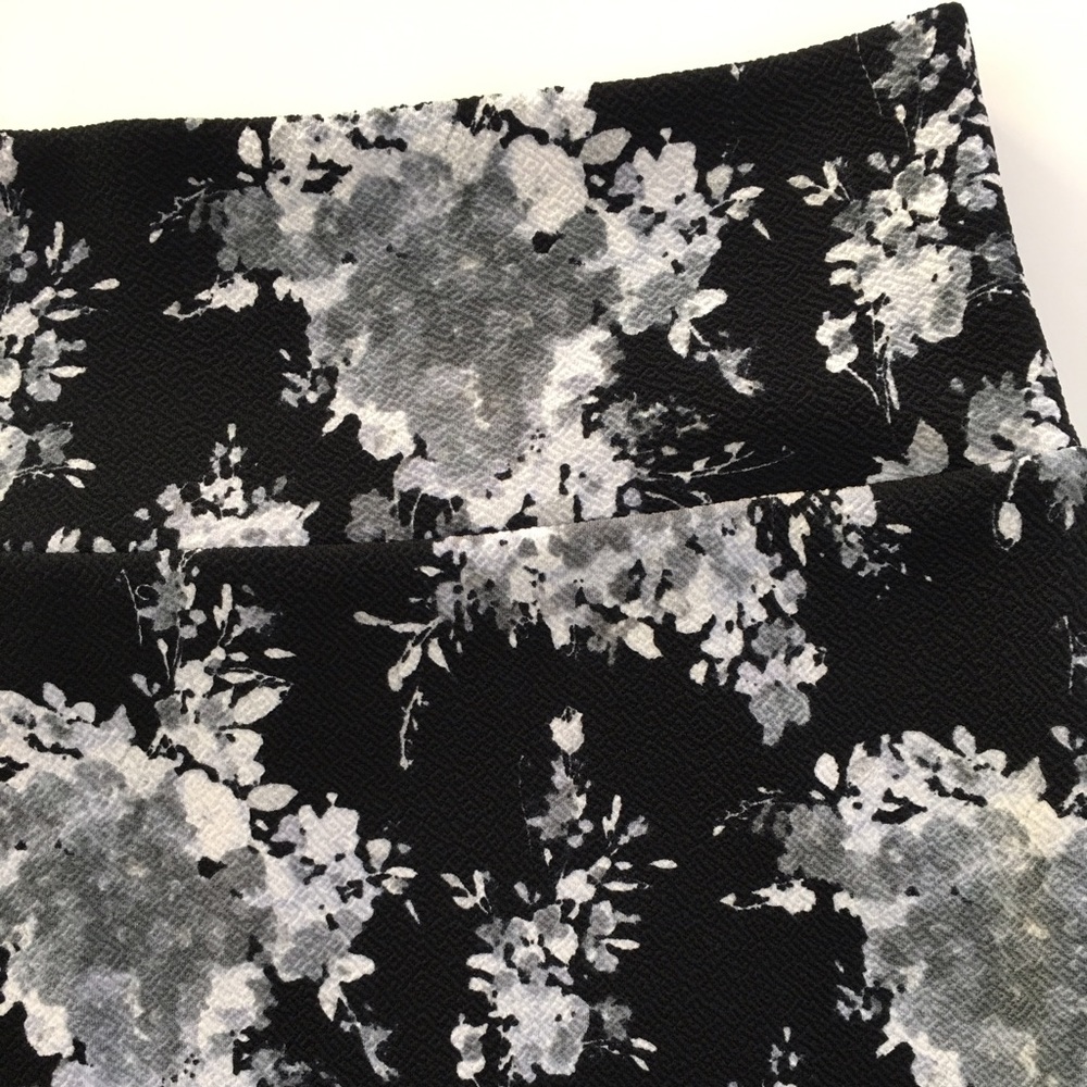 LuLaRoe Cassie Skirt LARGE!! New, without Tags!!