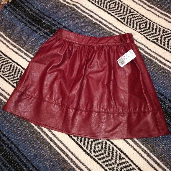 Forever 21 Dresses & Skirts - NWT FOREVER 21 faux leather skirt!
