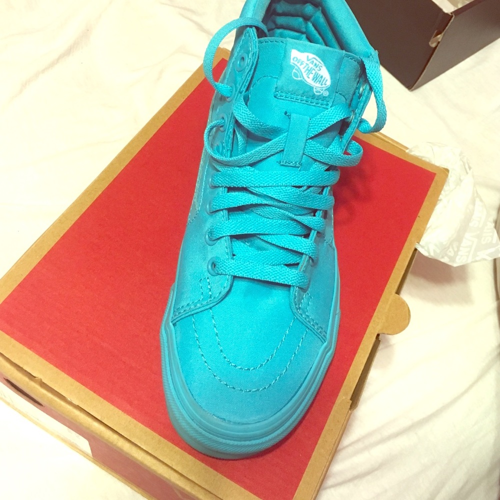 Blue highlighted vans