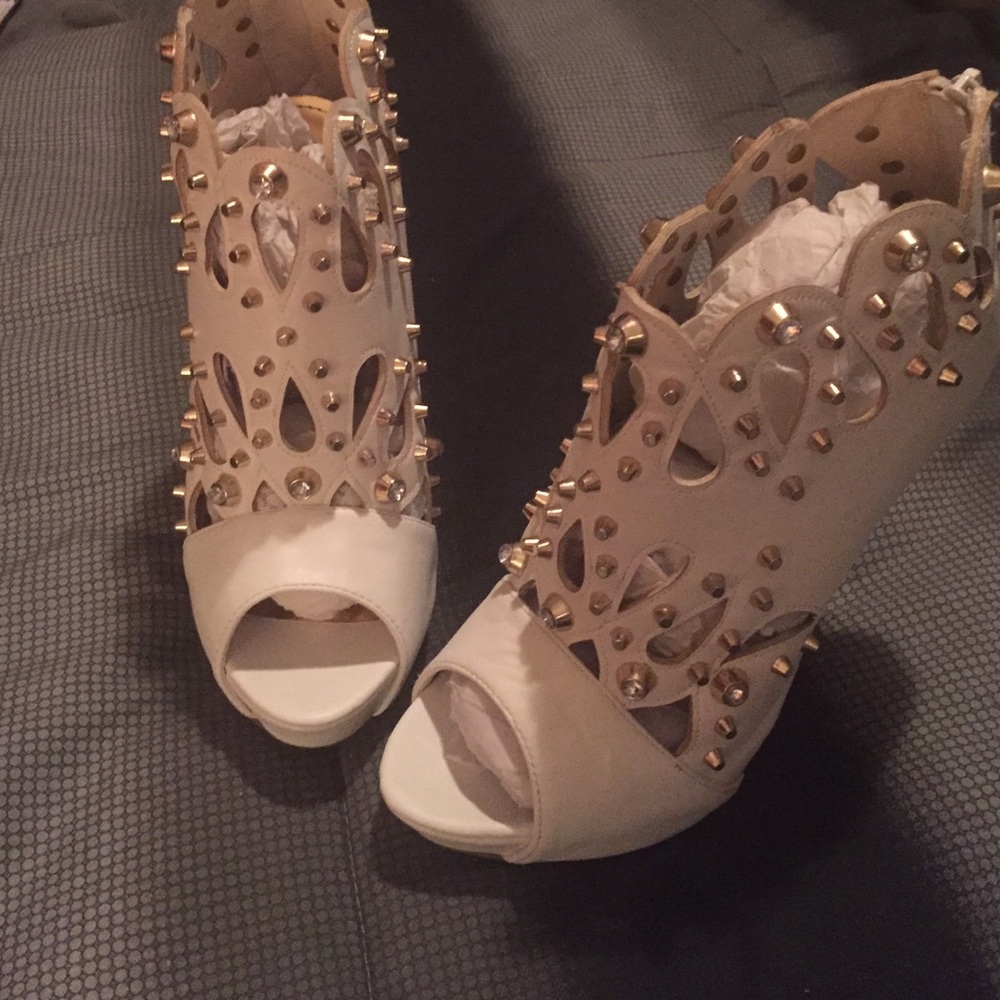 Brand new beautiful heels