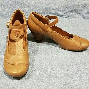 Gorgeous Josef Seibel Mary Jane's