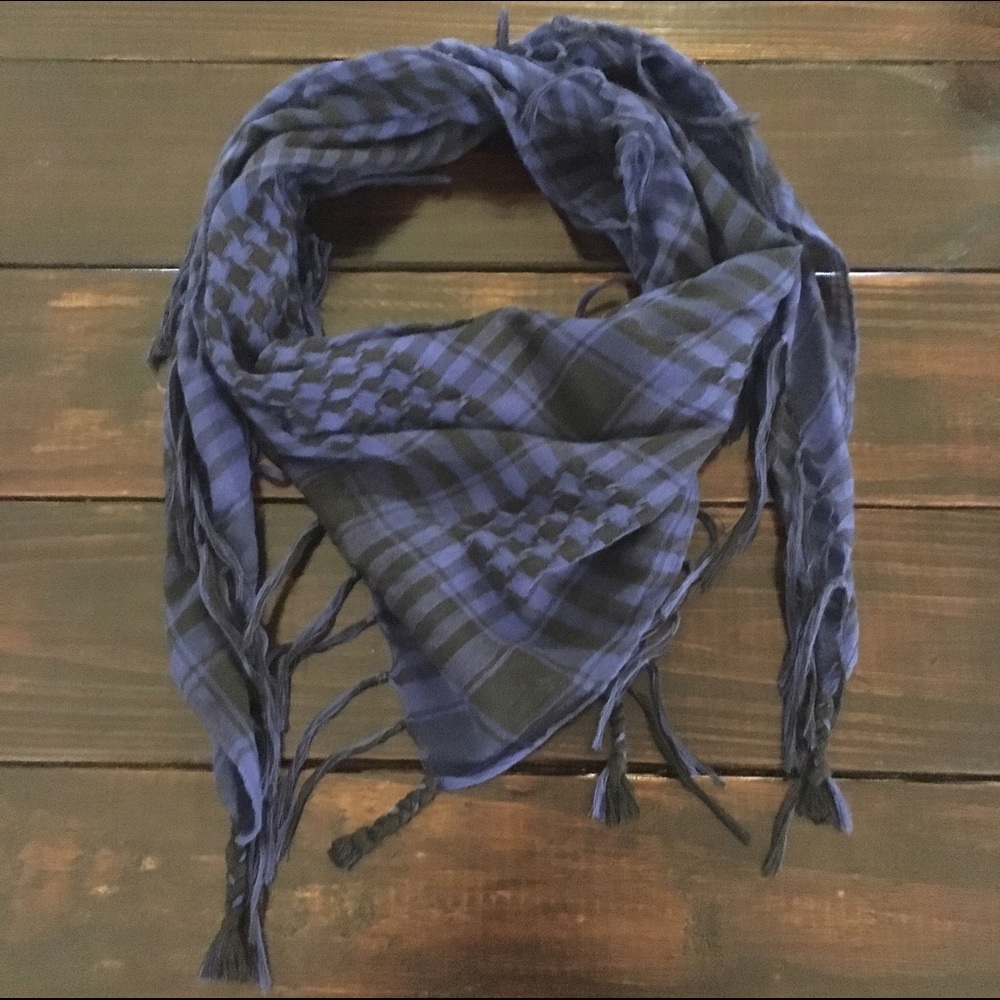 Scarf. - Picture 2 of 3
