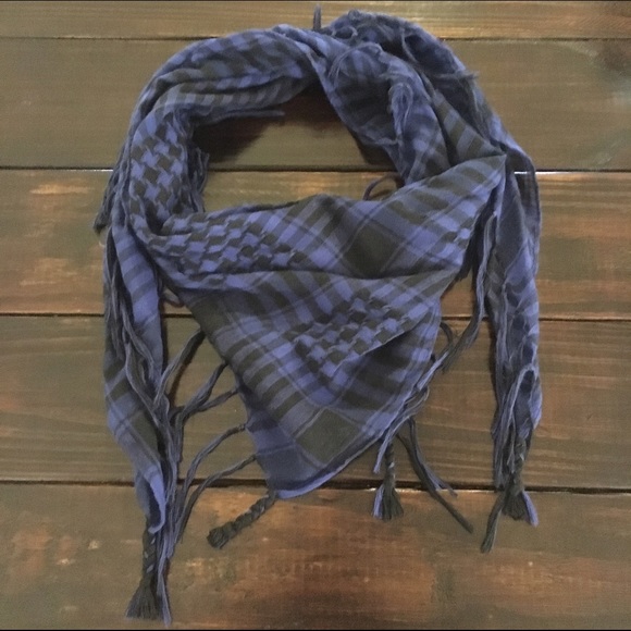 Scarf. - Picture 2 of 3