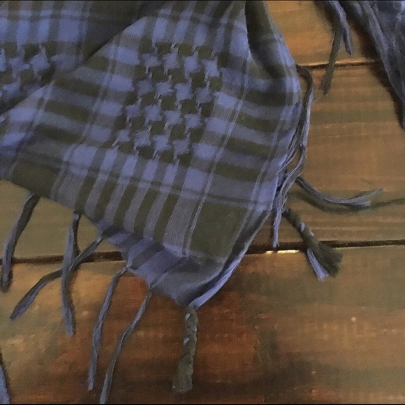 Scarf. - Picture 3 of 3